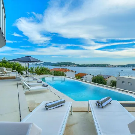 Allina By Interhome * Podglavica